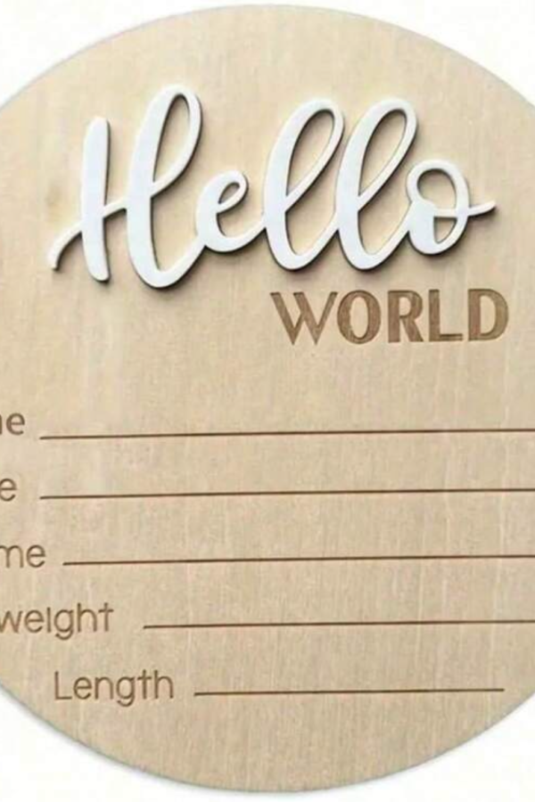 Дървена табелка за новородено “Hello World”